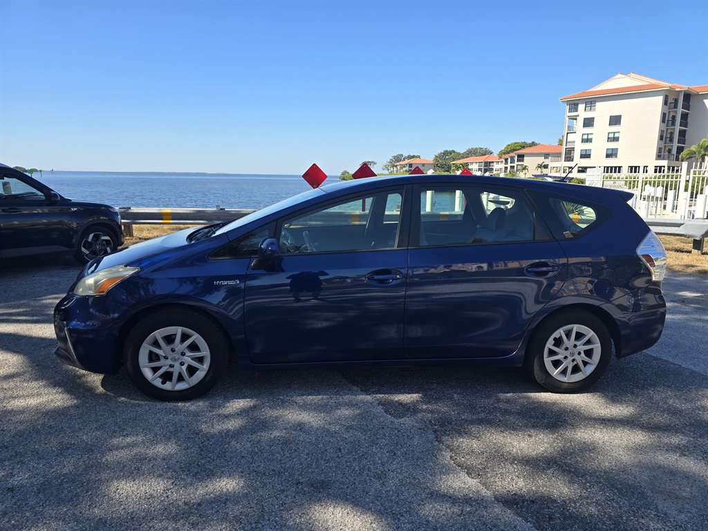 2012 Toyota Prius v Five