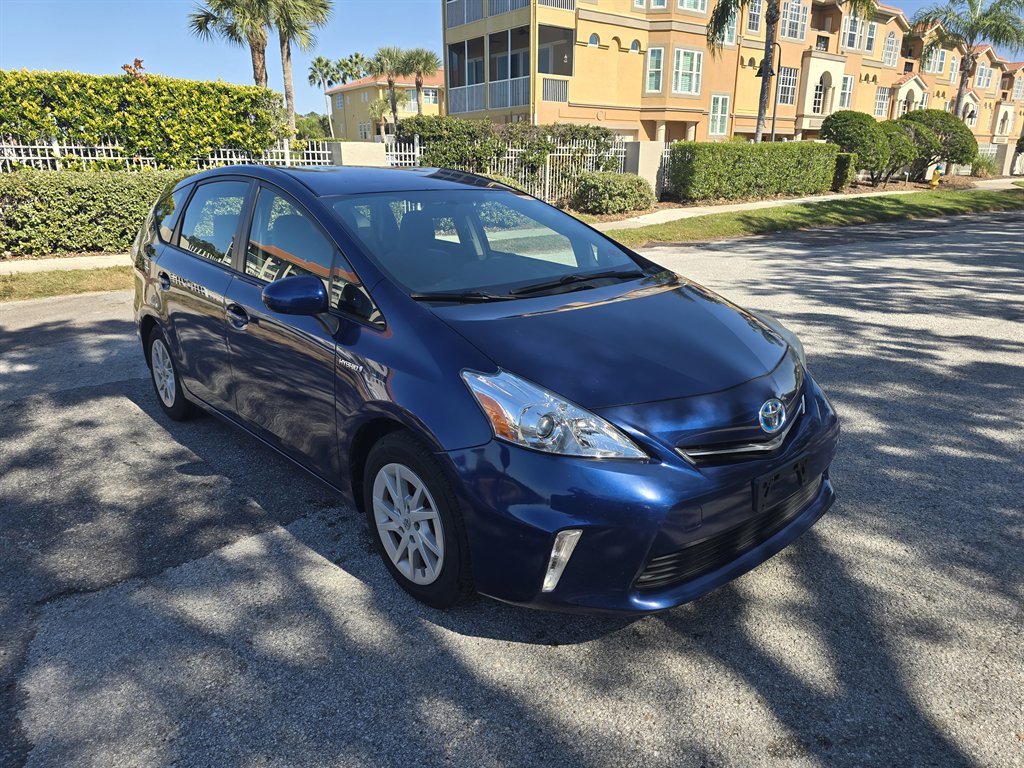 2012 Toyota Prius v Five