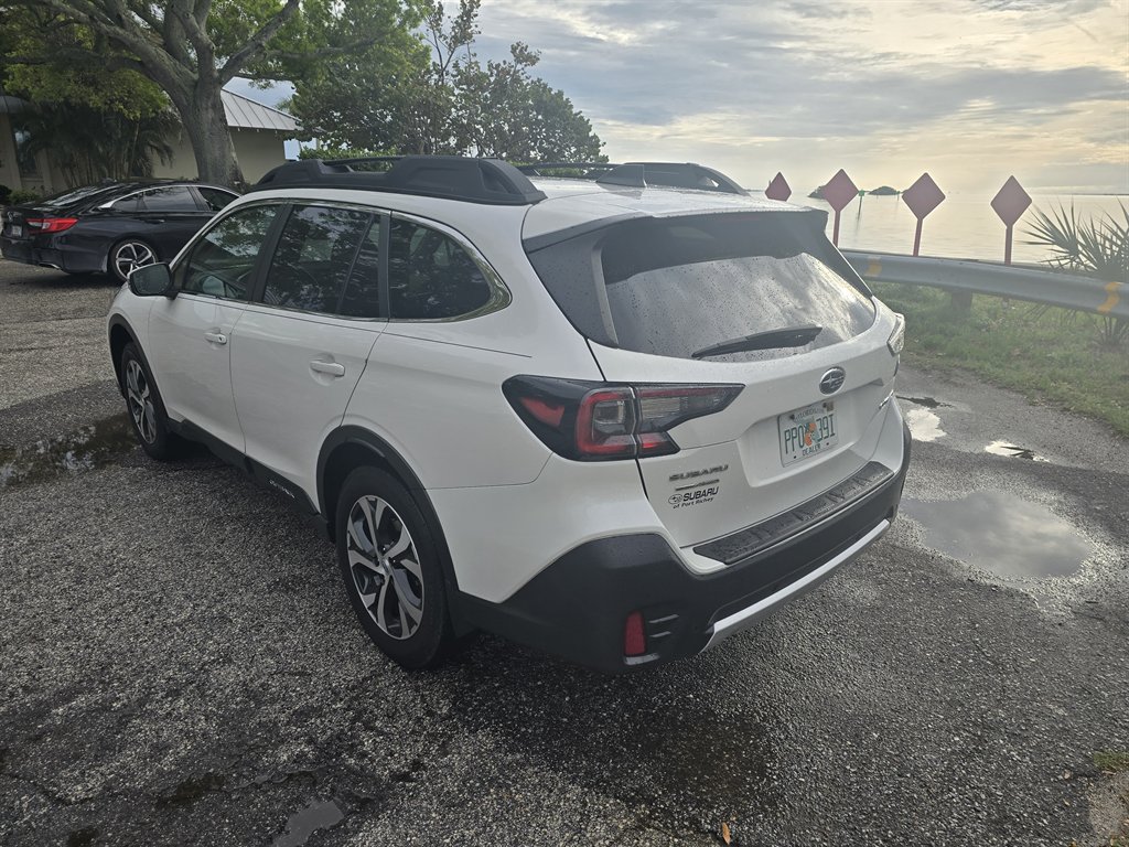 2021 Subaru Outback Limited - Photo 6
