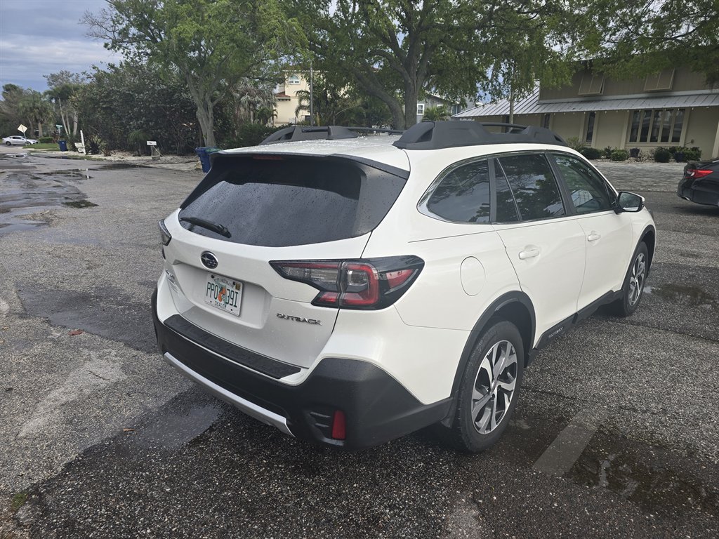 2021 Subaru Outback Limited - Photo 8