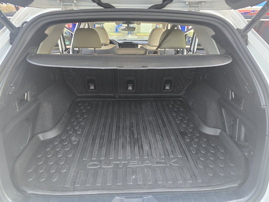 2021 Subaru Outback Limited - Photo 17